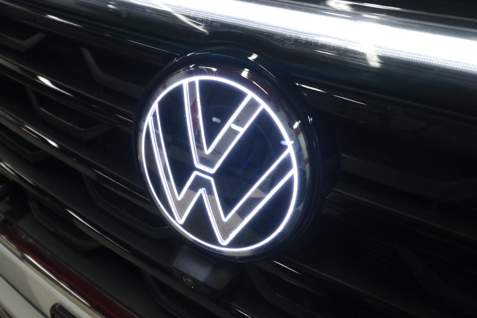 Used Car 2024 Volkswagen Atlas  2.0t Sel Premium R-line For Sale Under $40,000 In Austin, Texas