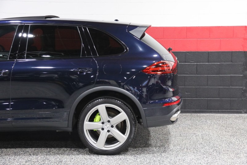 2016 Porsche Cayenne S E-Hybrid 4dr Suv in ,