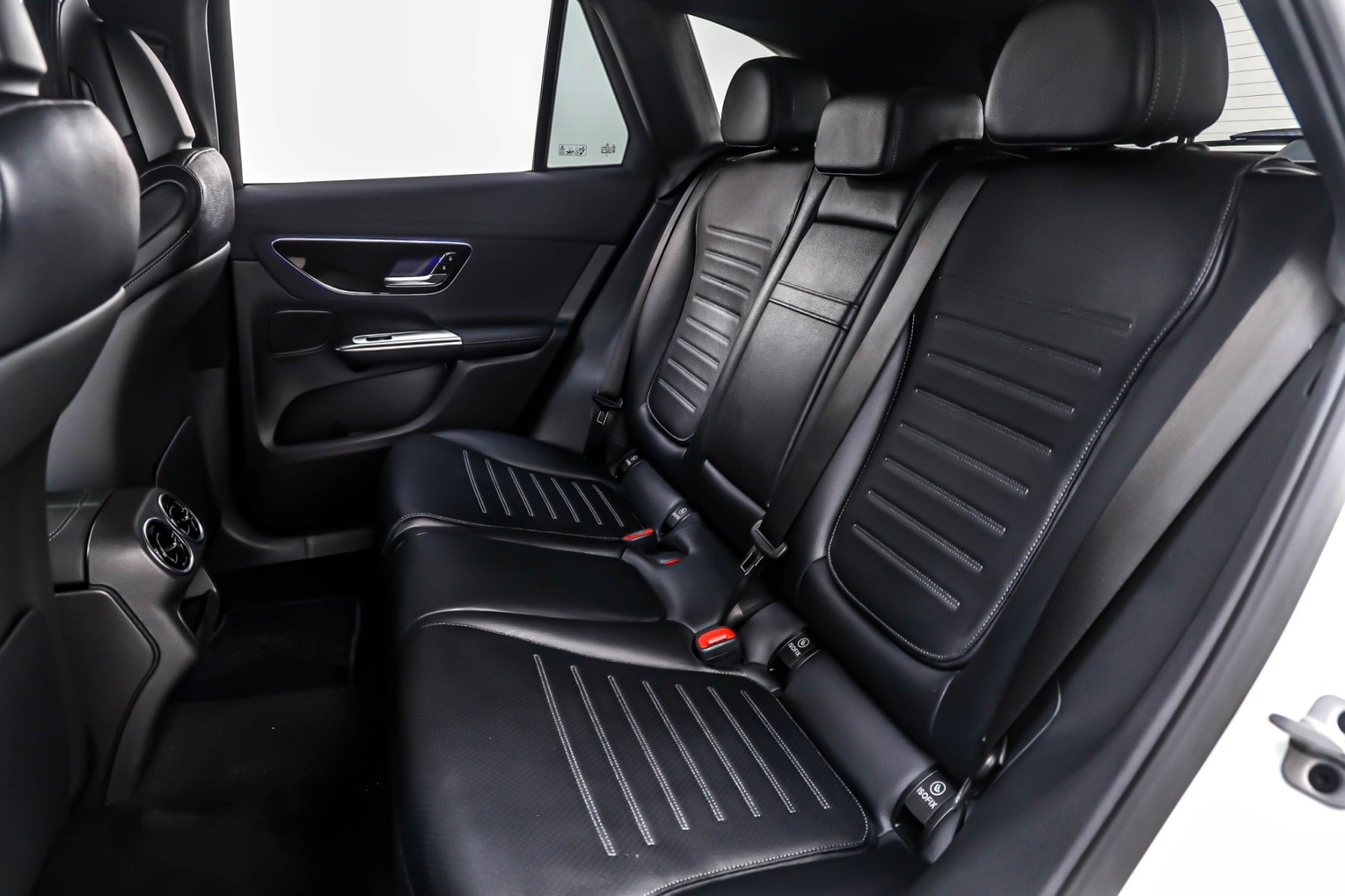 New 2026 Polar White Mercedes-Benz GLC 300 image 8