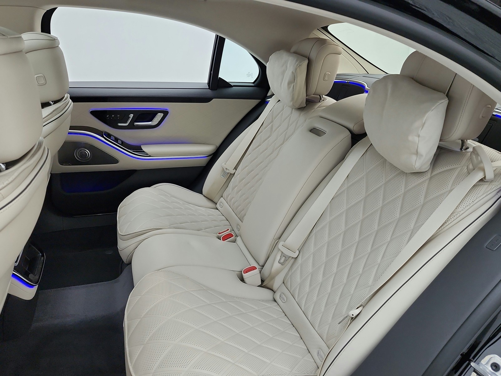 New 2026 Obsidian Black Metallic Mercedes-Benz S 500 image 11