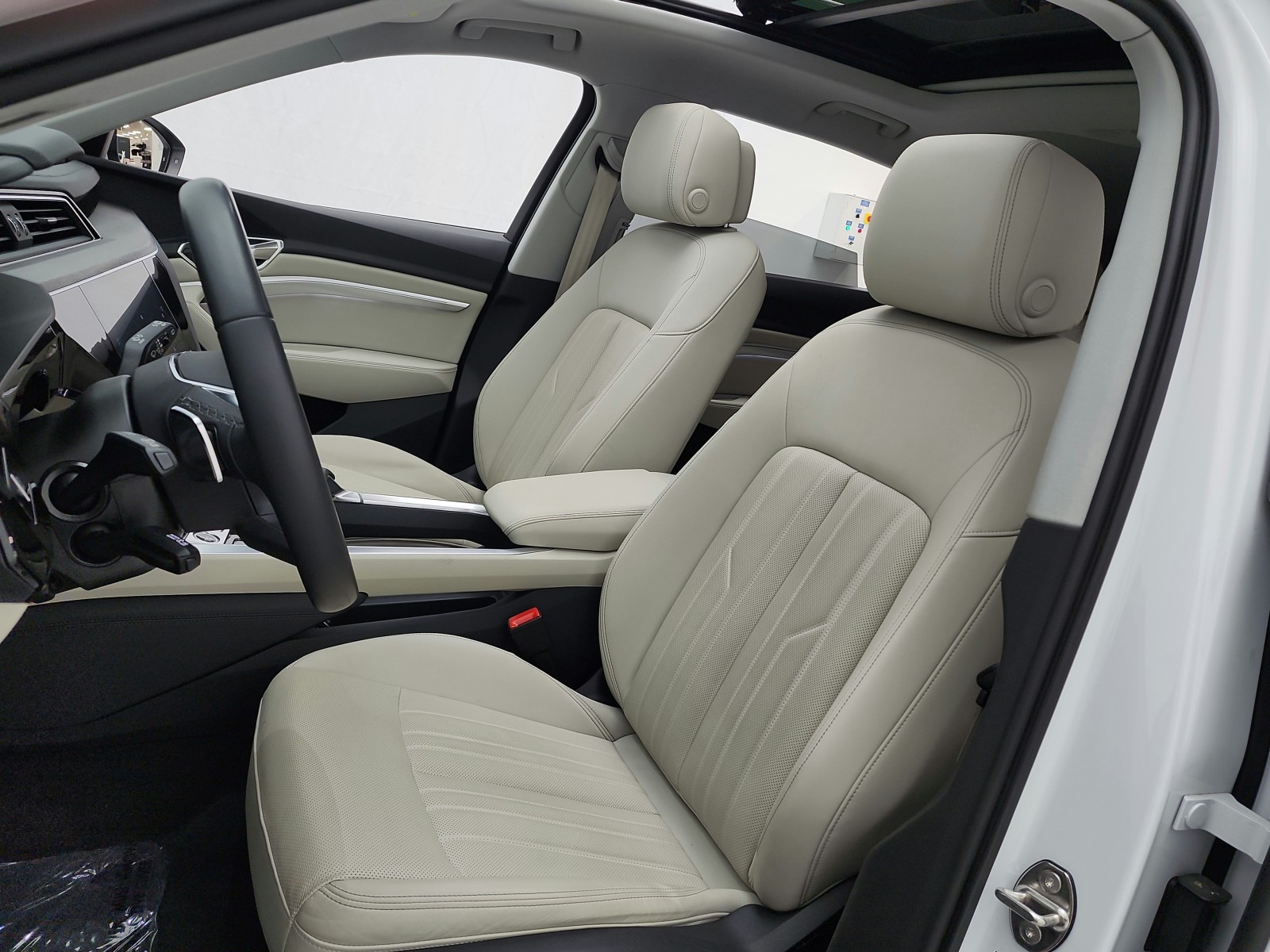 Used 2024 Glacier White Metallic Audi Premium Plus quattro image 10