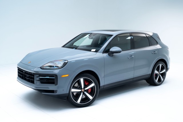 2025  Cayenne S in , 