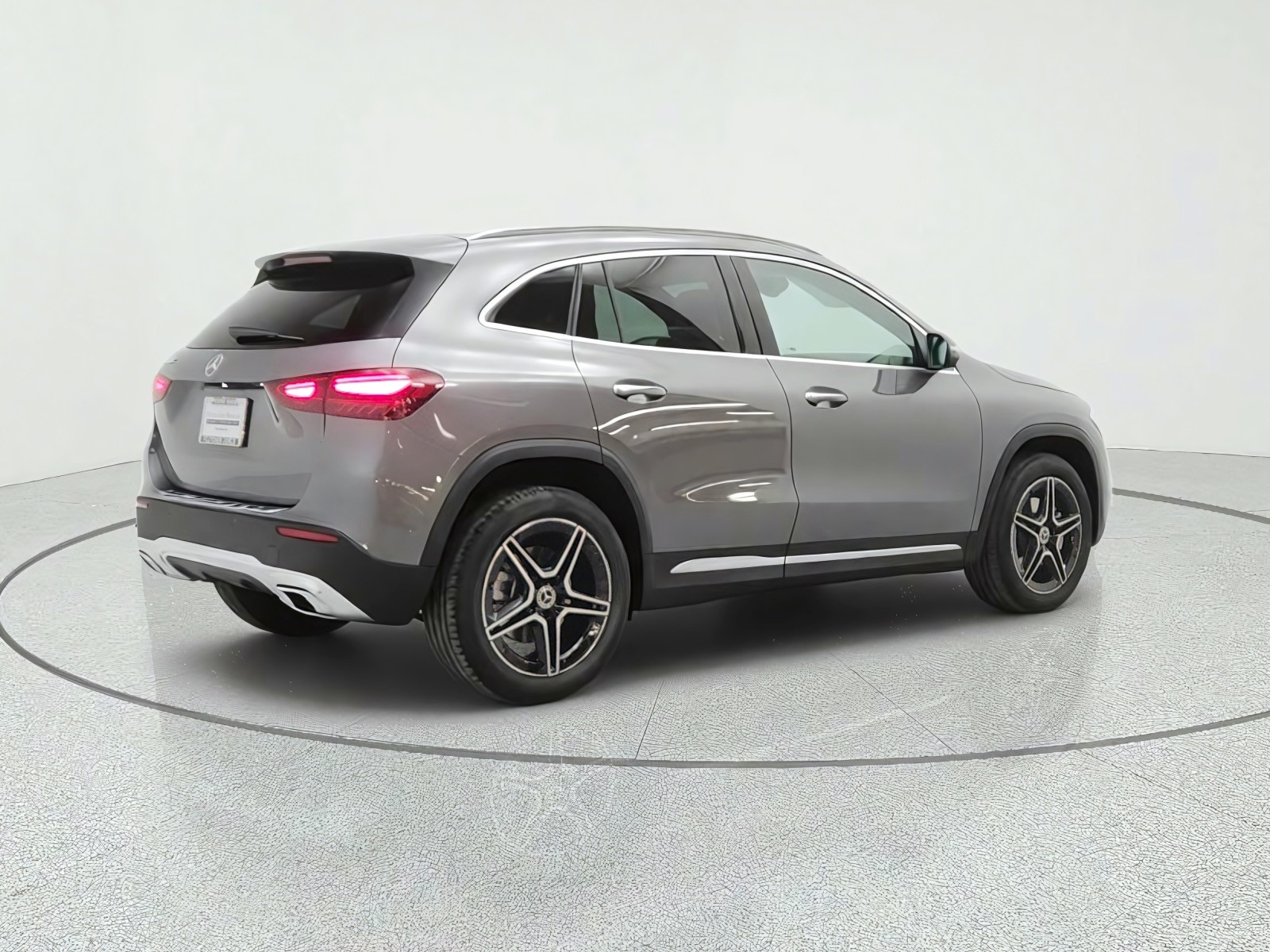 New 2026 Mountain Grey Metallic Mercedes-Benz GLA 250 SUV image 5