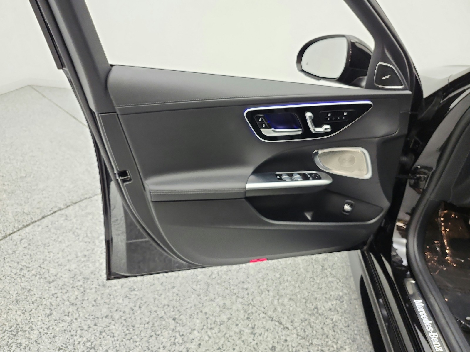 Used 2024 Obsidian Black Metallic Mercedes-Benz C 300 Sedan image 15