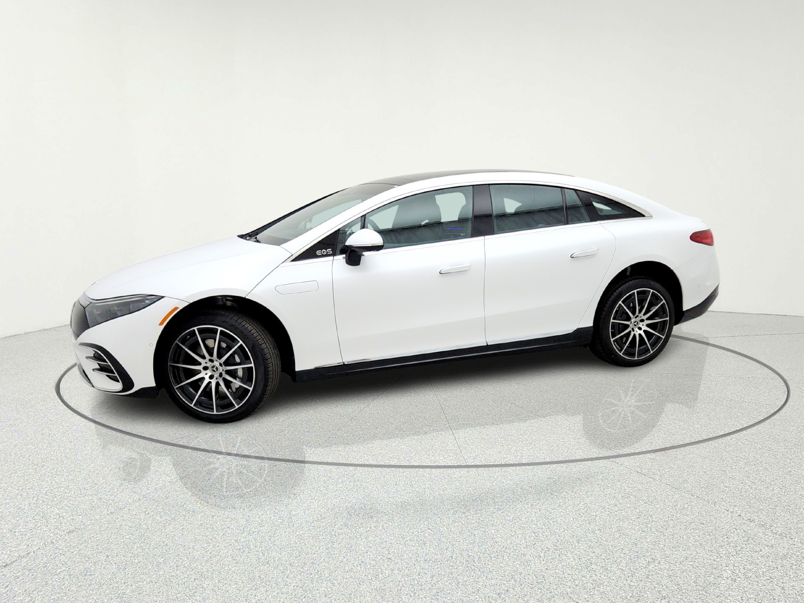 New 2026 MANUFAKTUR Signature Moonlight White Magno Mercedes-Benz EQS 580 4MATIC® Sedan image 15