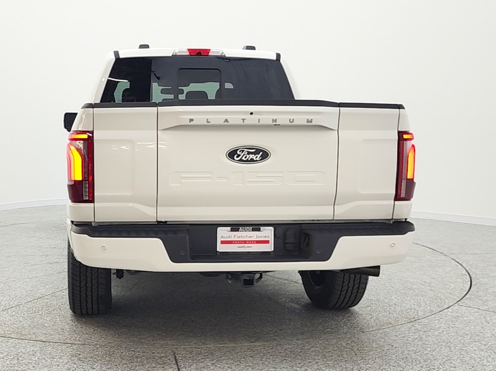 Used 2025 Star White Metallic Tri-Coat Ford Platinum 4WD SuperCrew 5.5