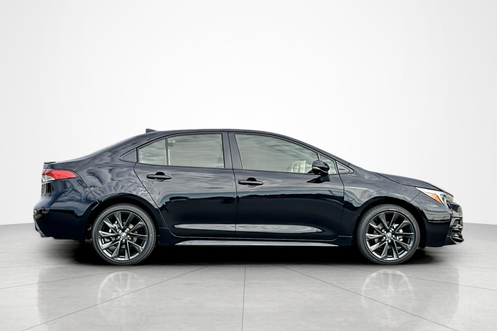 2025 Toyota Corolla Hybrid SE photo 4