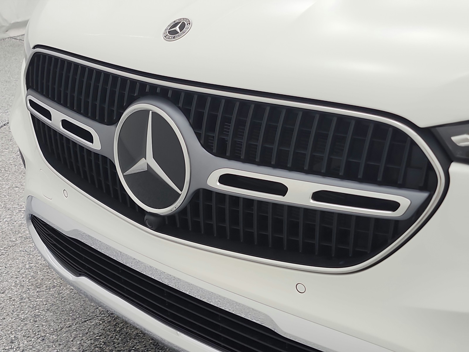 New 2026 Polar White Mercedes-Benz GLC 300 image 17