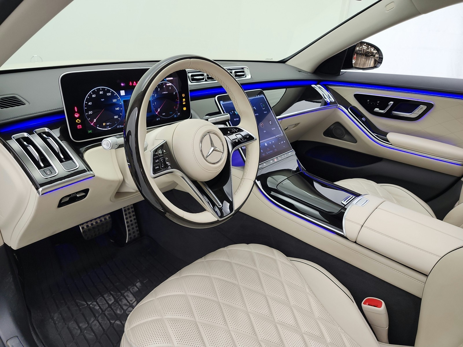 Used 2023 MANUFAKTUR Diamond White Mercedes-Benz S 580 4MATIC® Sedan image 12