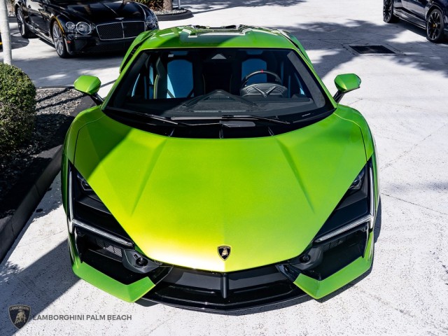 Lamborghini Revuelto