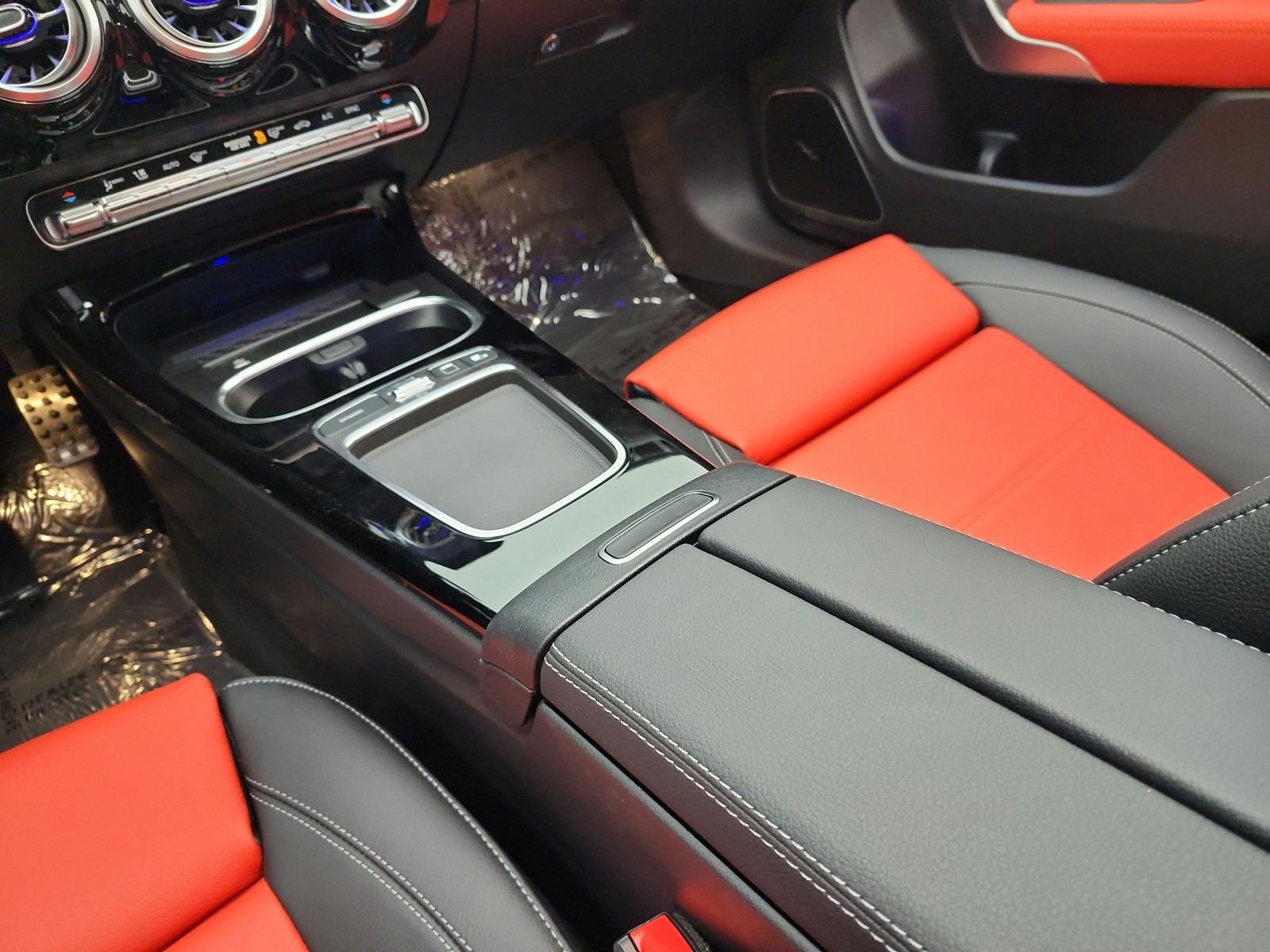 Certified Used 2025 Polar White Mercedes-Benz AMG® CLA 35 4MATIC Coupe image 29