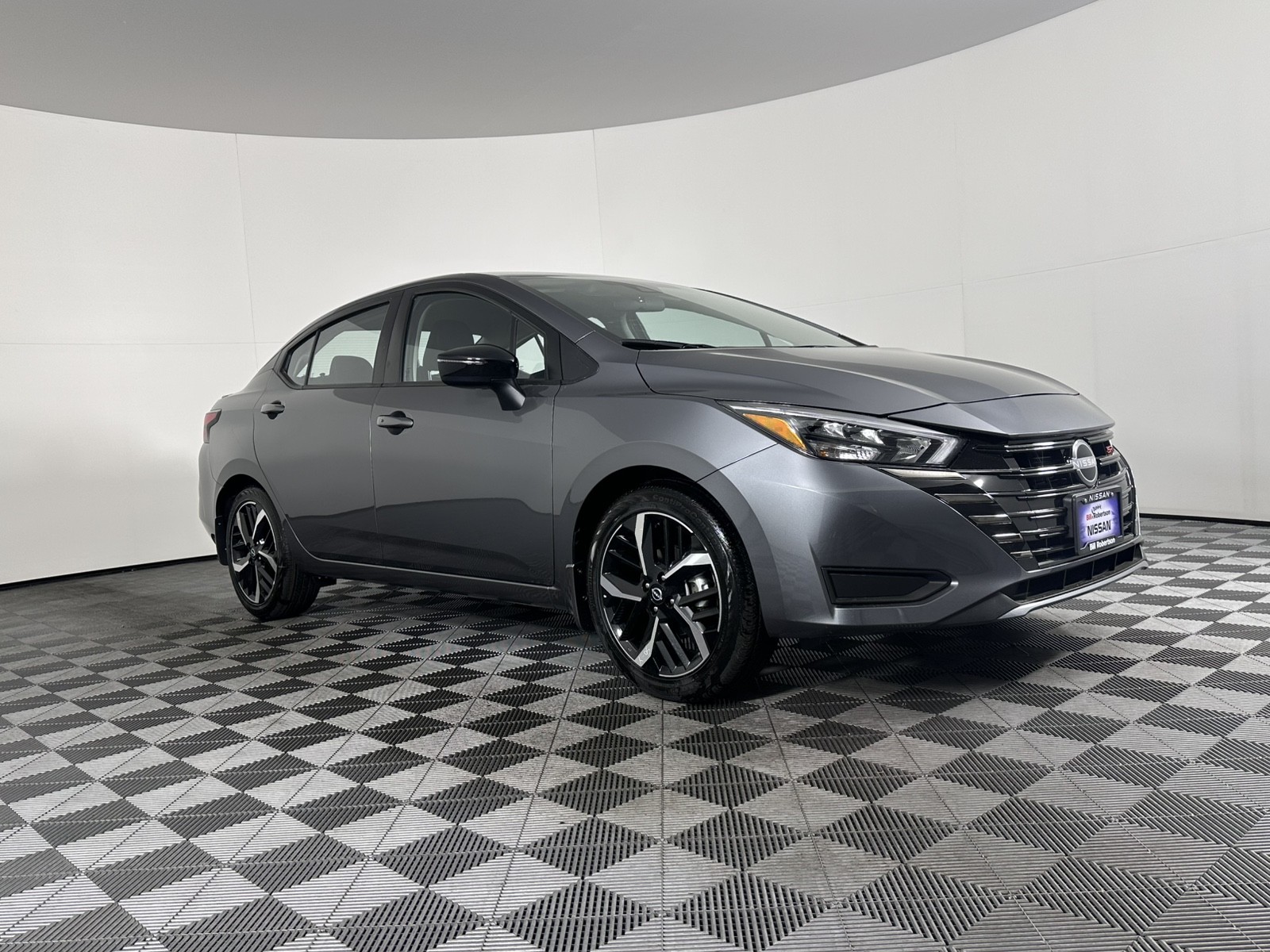 2025 Nissan Versa SR