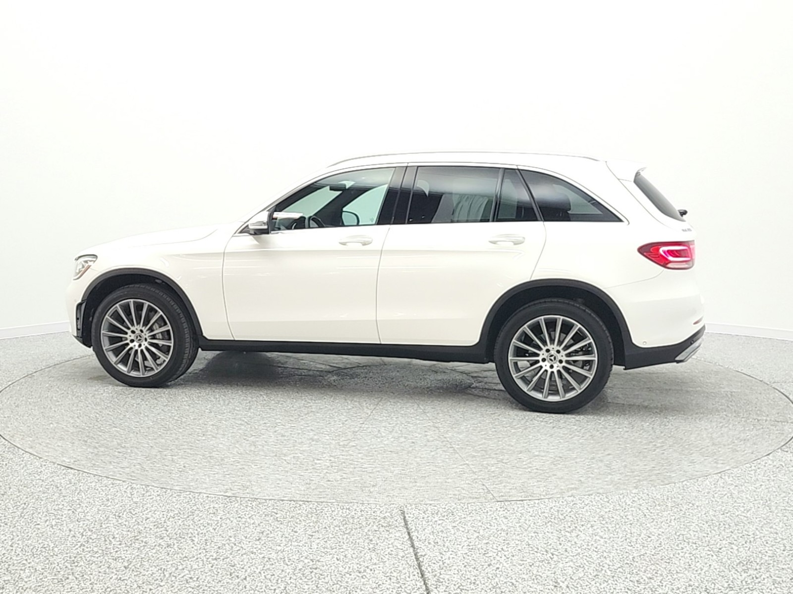 Used 2022 Polar White Mercedes-Benz GLC 300 SUV image 9