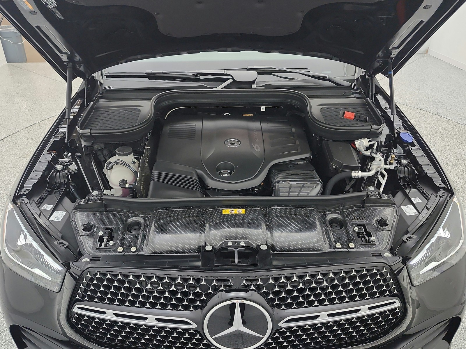 New 2026 Black Mercedes-Benz GLE 450 image 12