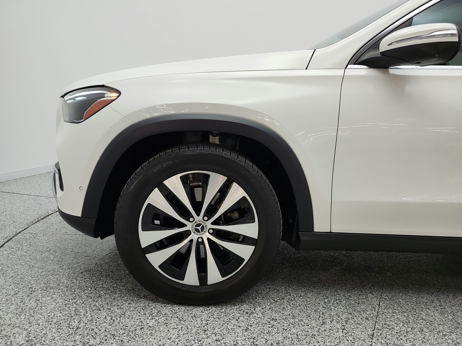 Certified Used 2025 Polar White Mercedes-Benz GLE 350 4MATIC® SUV image 22