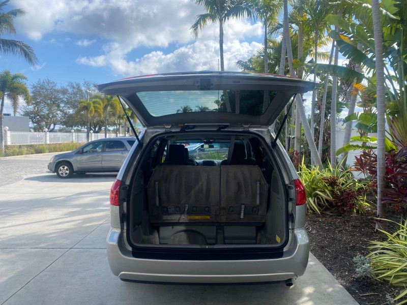 2010 Toyota Sienna LE LOW MILES 41,871 1 OWNER 7 PASSENGER in , 