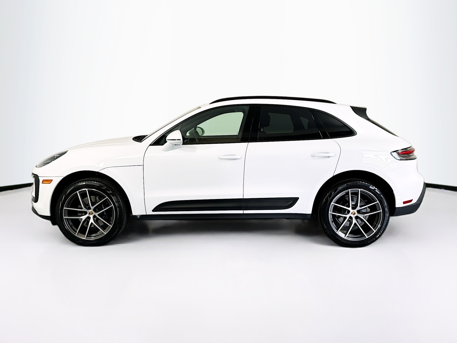 2024 Porsche Macan  8