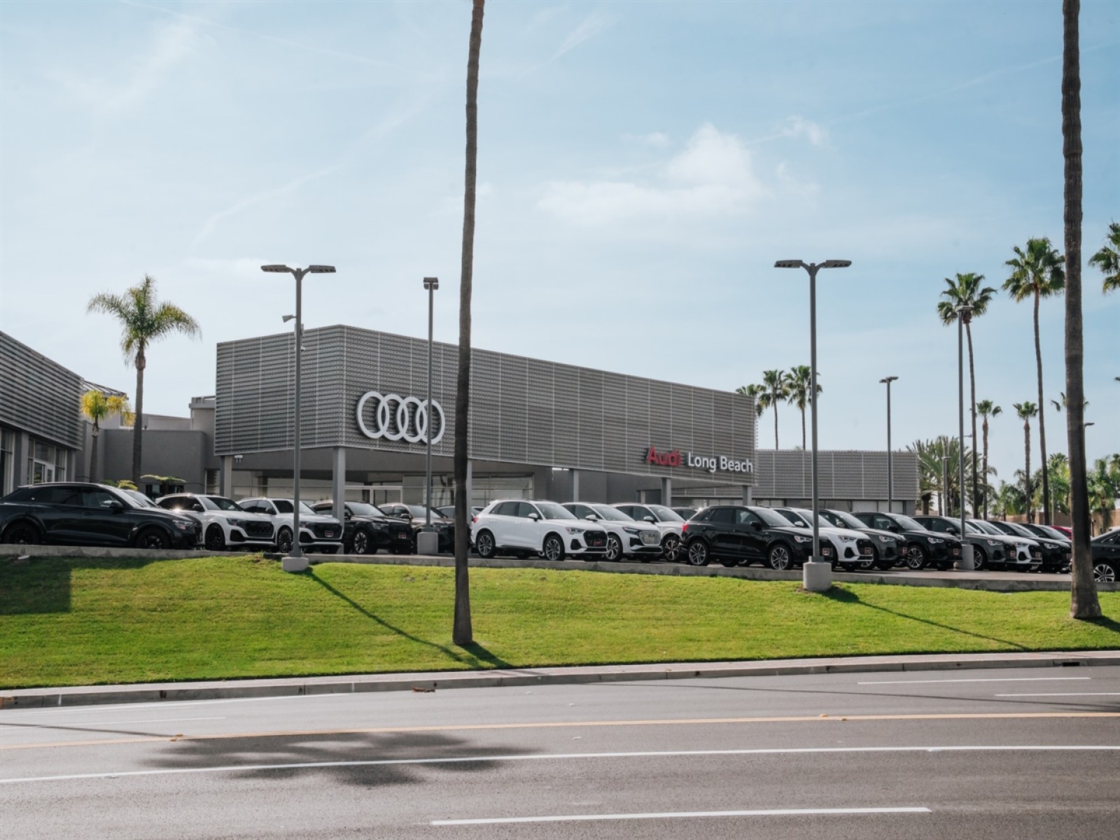 Used 2023 Granite Pearlcoat Dodge R/T image 29