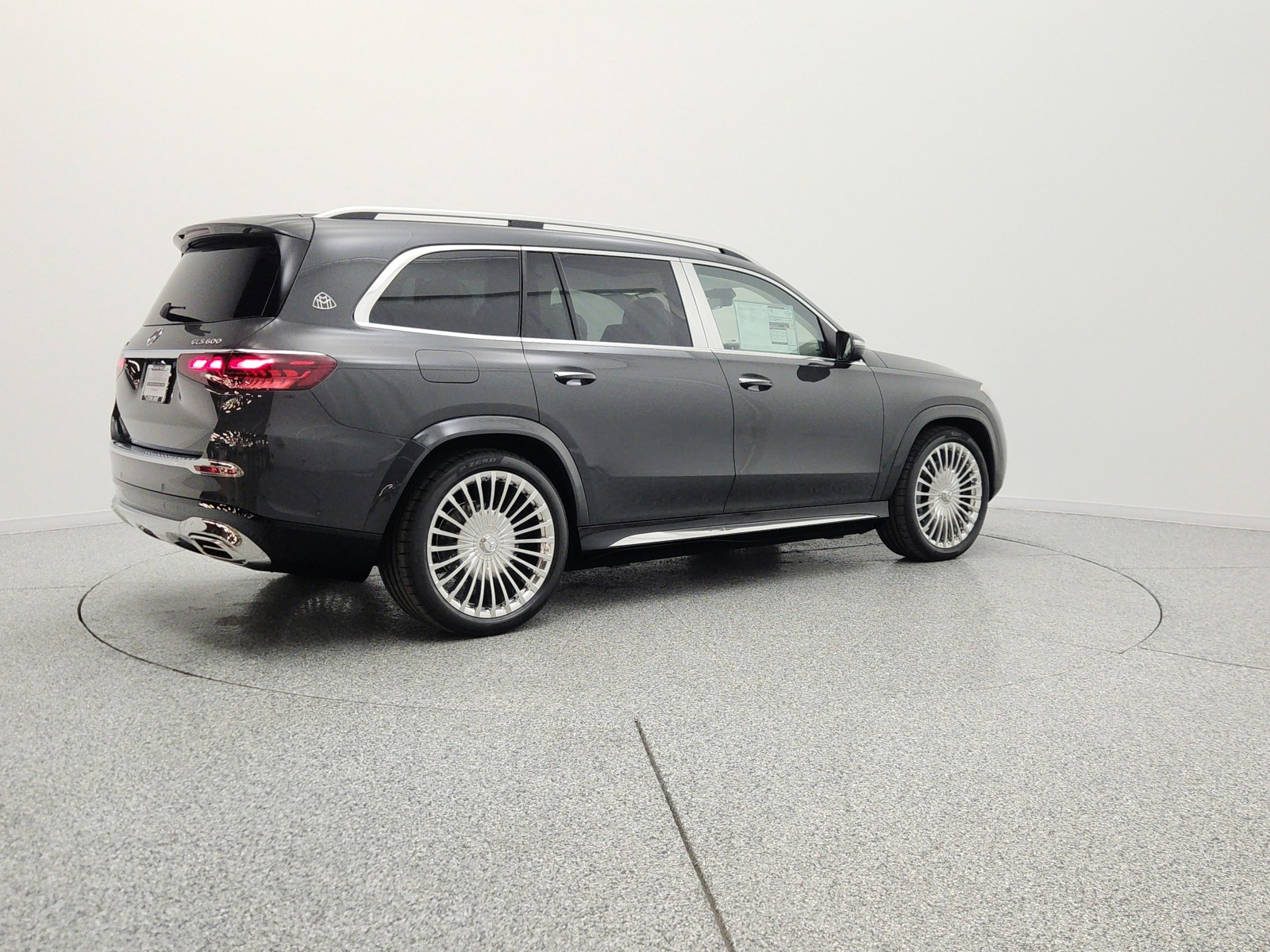 New 2026 MANUFAKTUR Signature Silicon Grey Mercedes-Benz Maybach GLS 600 4MATIC® SUV image 5