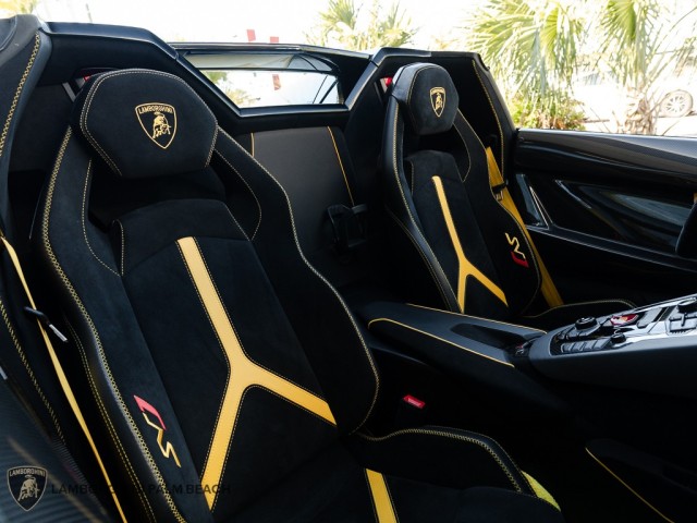 Lamborghini Aventador