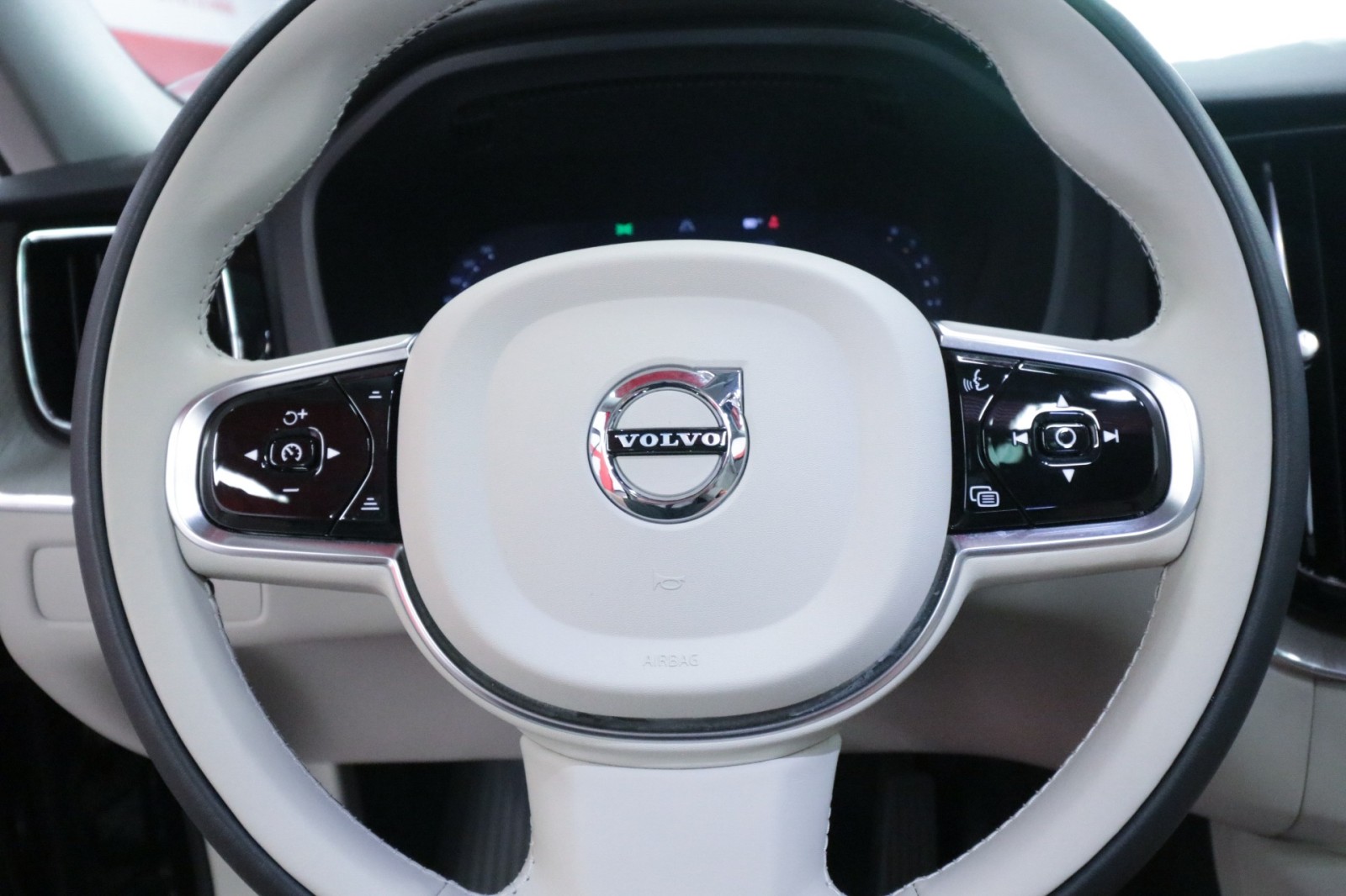 Used Car 2023 Volvo Xc60  Plus Bright Theme For Sale Under $40,000 In Austin, Texas