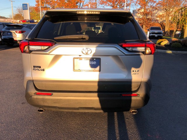 2022 Toyota RAV4 XLE 7