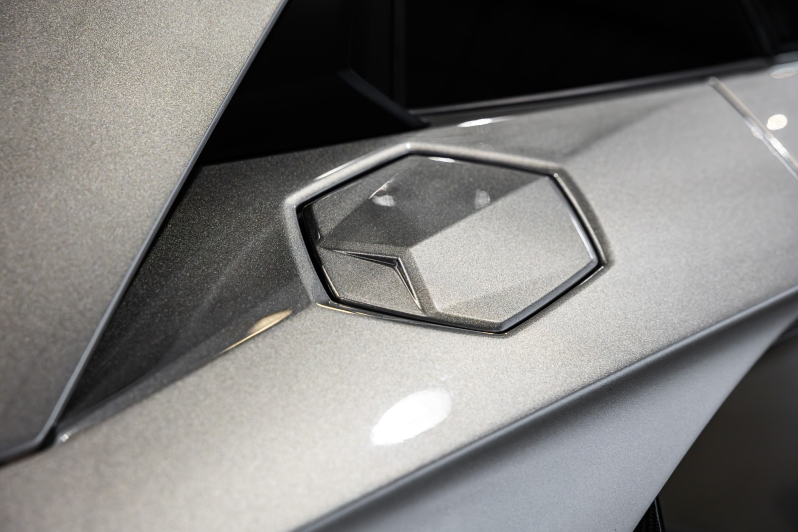 Used Car 2014 Lamborghini Aventador  Roadster - Grigio Antares Metallic - Transparent Engine Bonnet - Sensonum Sound System For Sale Under $440,000 In Boerne, Texas