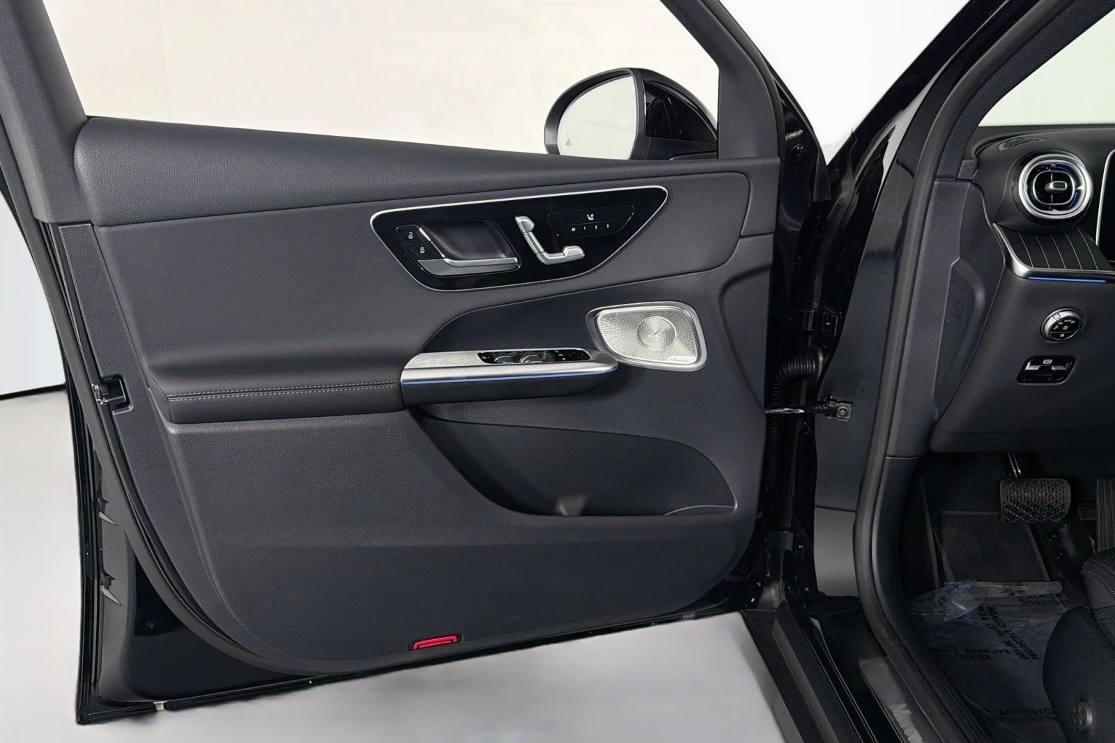 New 2026 Black Mercedes-Benz GLC 300 SUV image 20