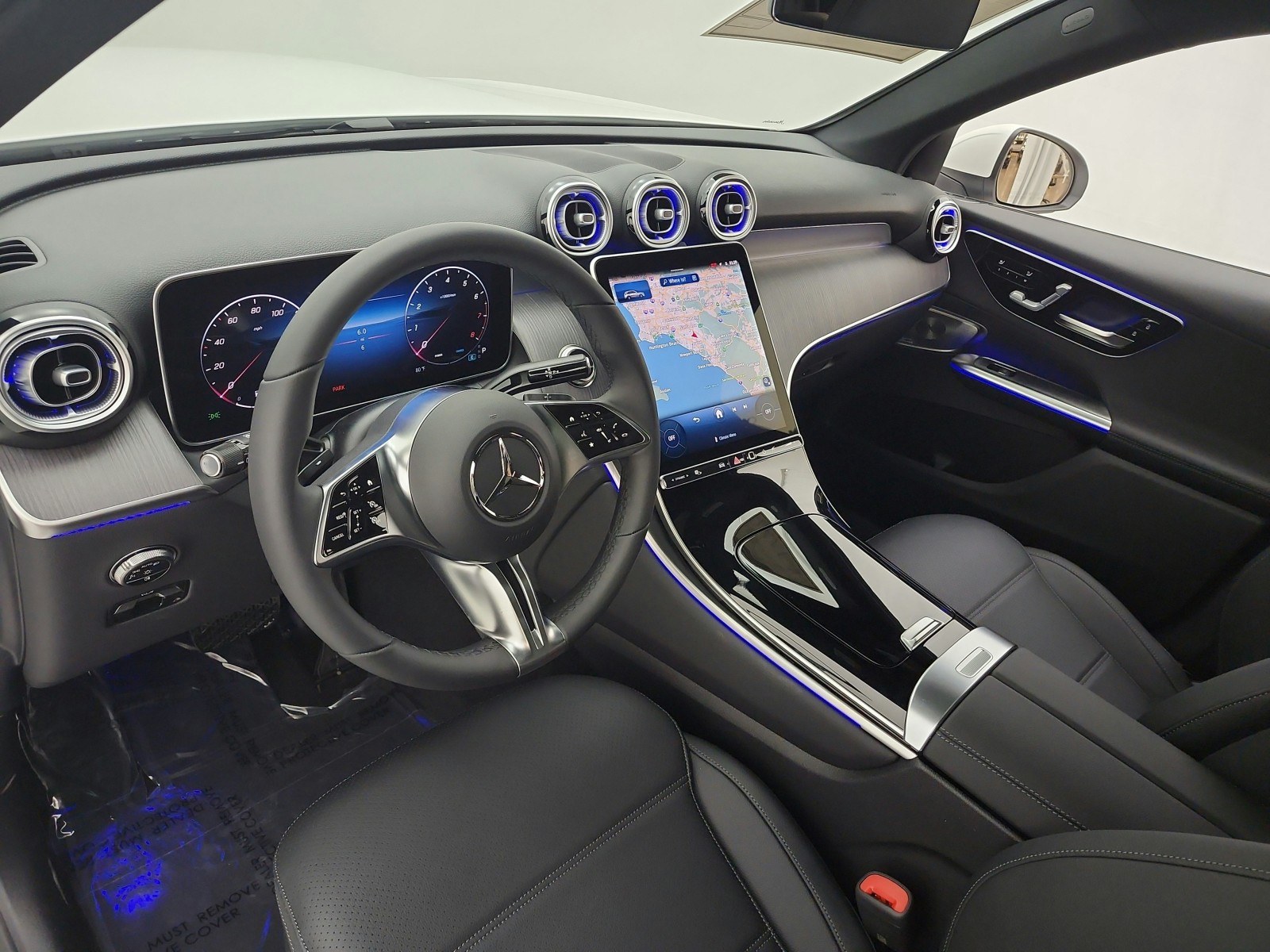 New 2026 Polar White Mercedes-Benz GLC 300 image 9