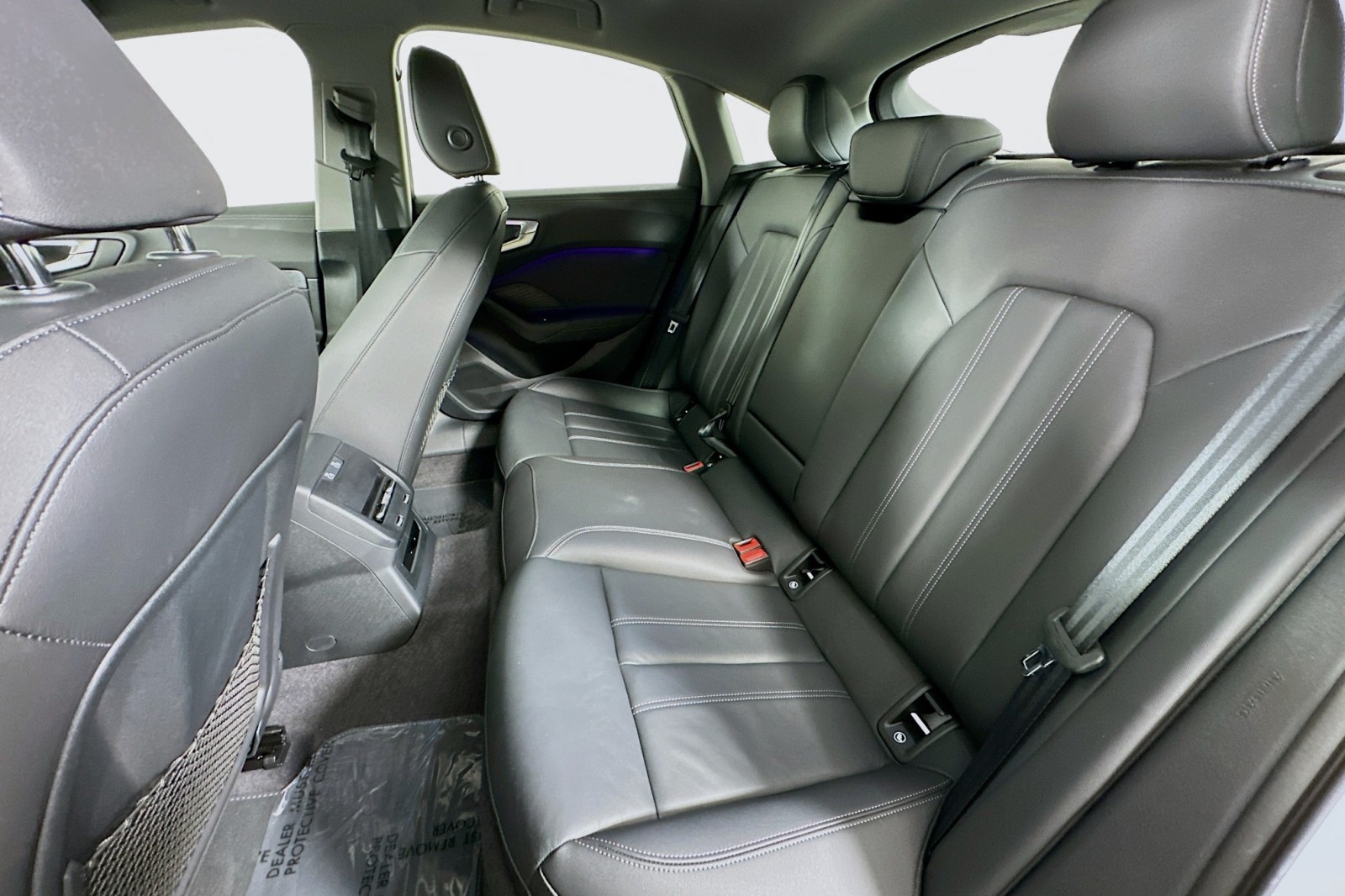 Used 2025 Arkona White Audi Premium image 9