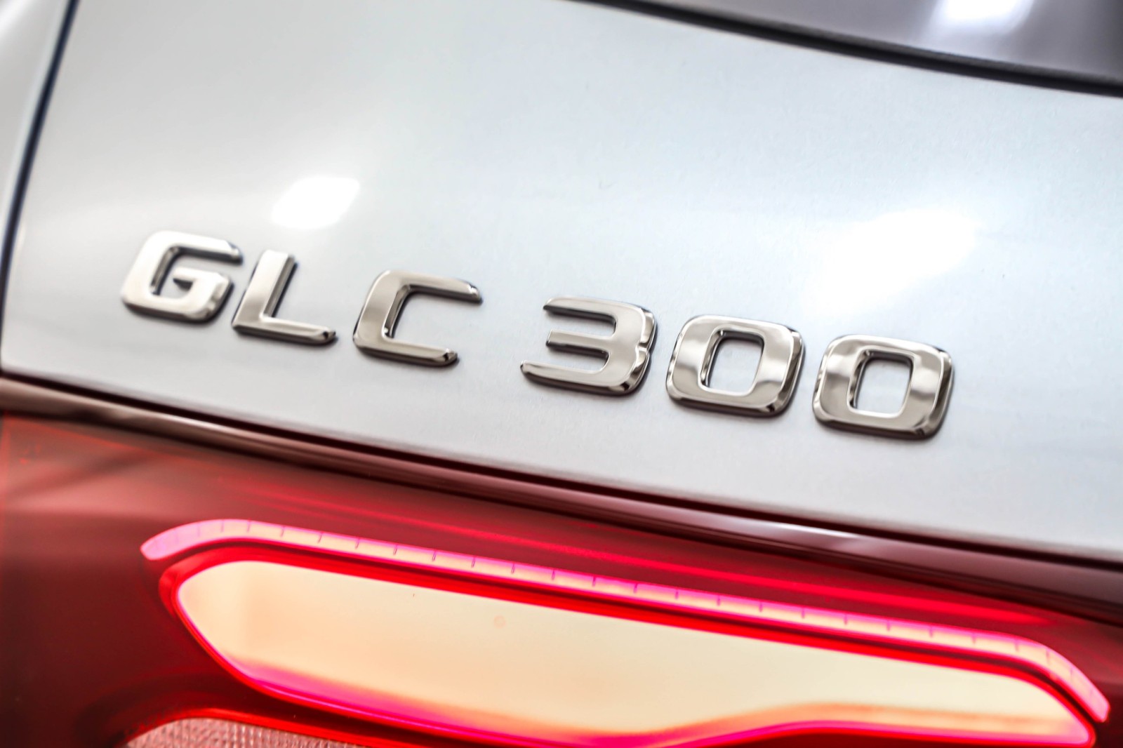 New 2026 Cirrus Silver Metallic Mercedes-Benz GLC 300 image 9