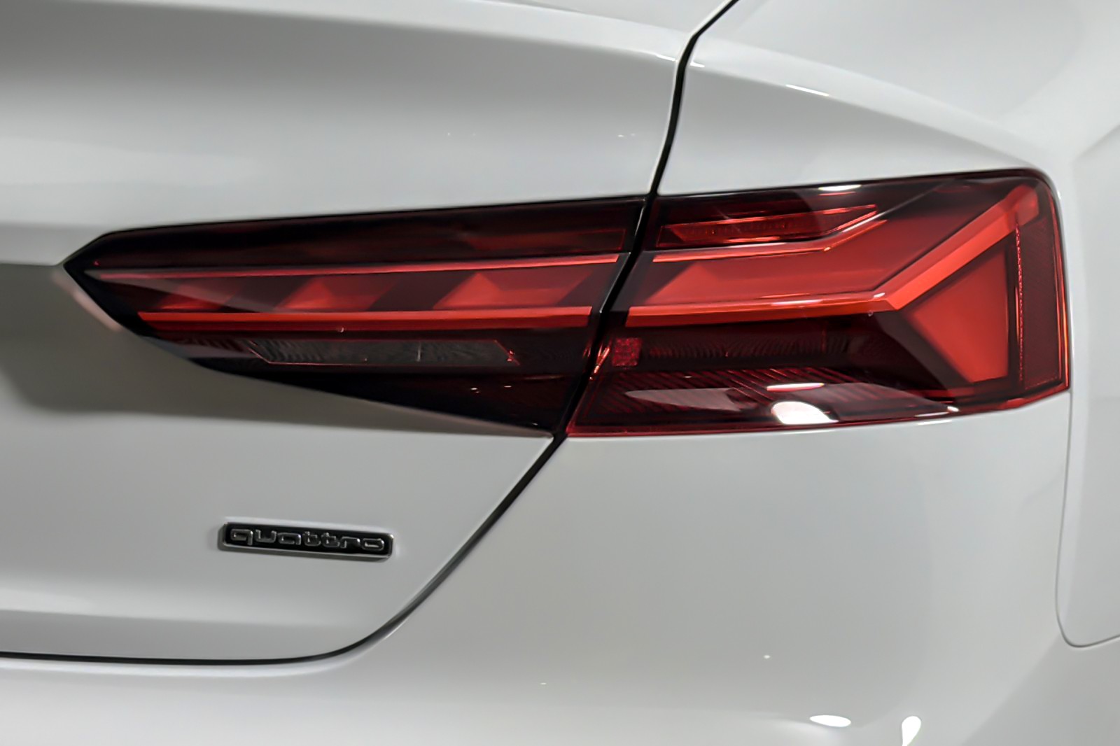 Used 2022 Ibis White Audi Premium 40 TFSI quattro image 25