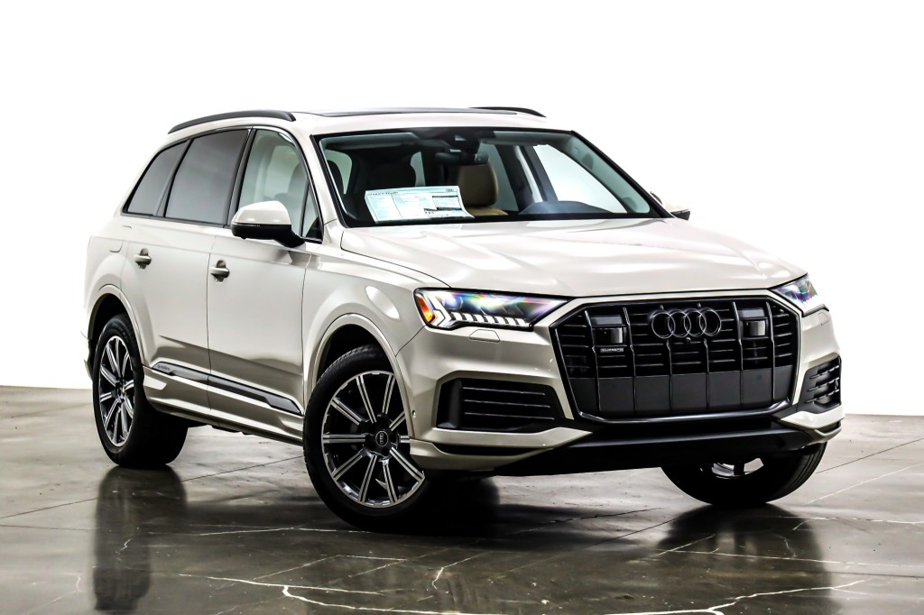 New 2024 Audi Q7 Premium Plus 45 TFSI quattro SUV in 1275 Bristol St