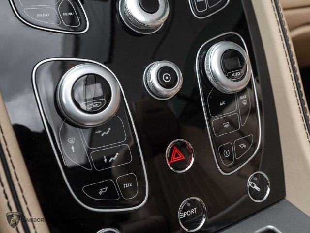 Aston Martin DB9