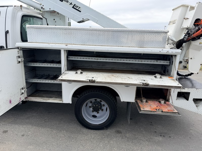 2008 Chevrolet C4500 39' DURALIFT Bucket Truck in ,