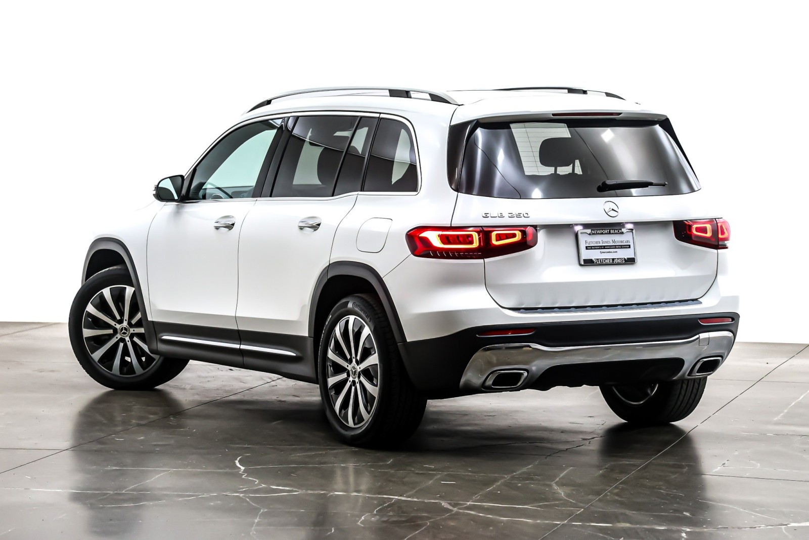 Used 2023 Polar White Mercedes-Benz GLB 250 SUV image 12