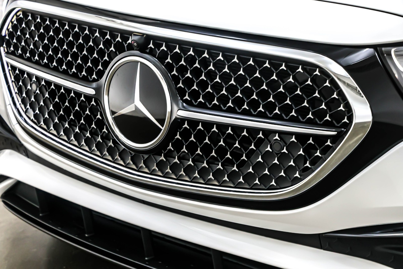 New 2026 Polar White Mercedes-Benz E 350 image 13