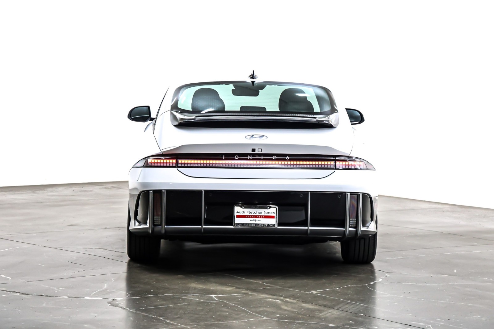 Used 2025 Serenity White Hyundai SE Standard Range RWD image 4