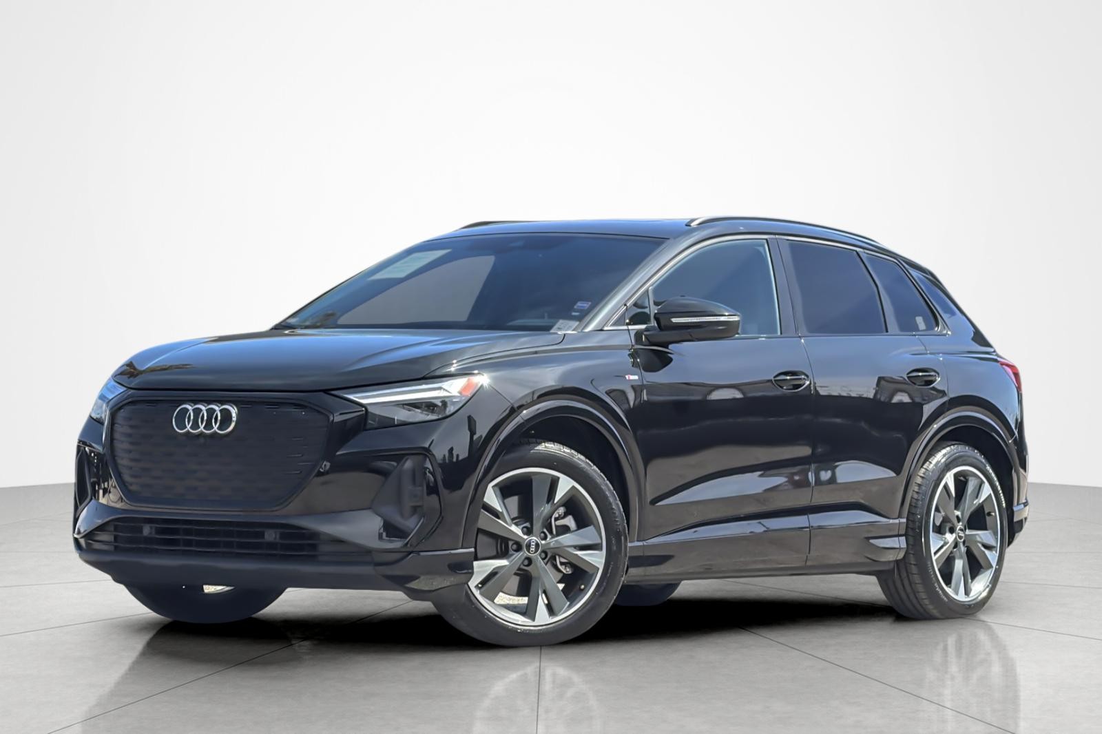 2024 Audi Q4 e-tron Premium 55 quattro