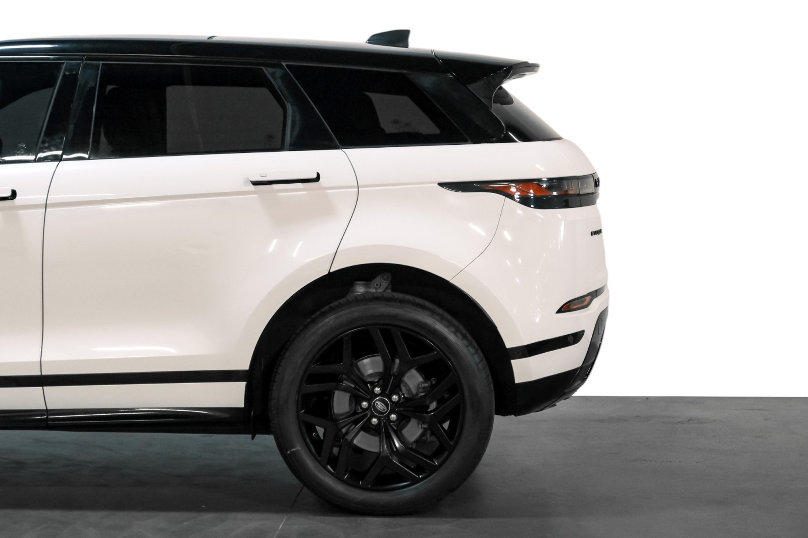 2021 Land Rover Range Rover Evoque R-Dynamic SE AWD PanoRoof 12WayHtdSeats BlackOutPkg 11