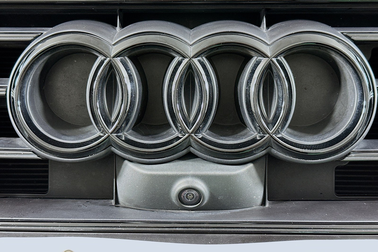 Used 2023 Daytona Gray Pearl Effect Audi Premium image 15