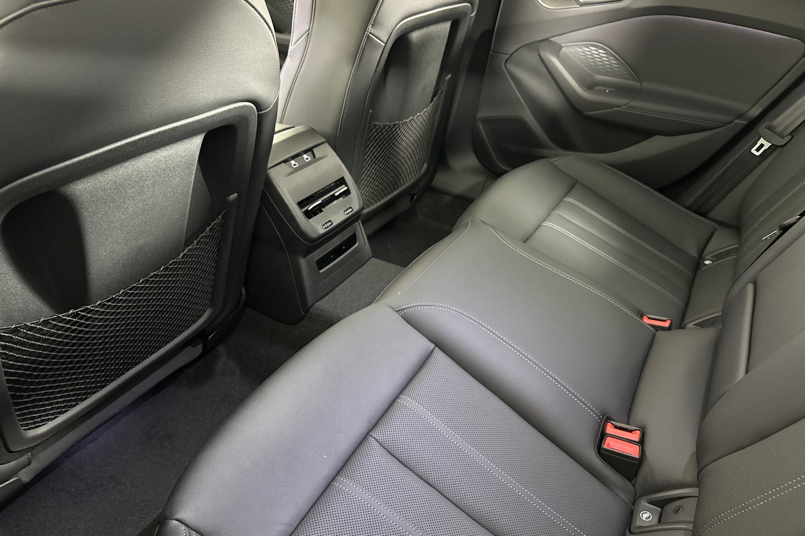 New 2025 Glacier White Metallic Audi Premium Plus 2.0 TFSI quattro image 11