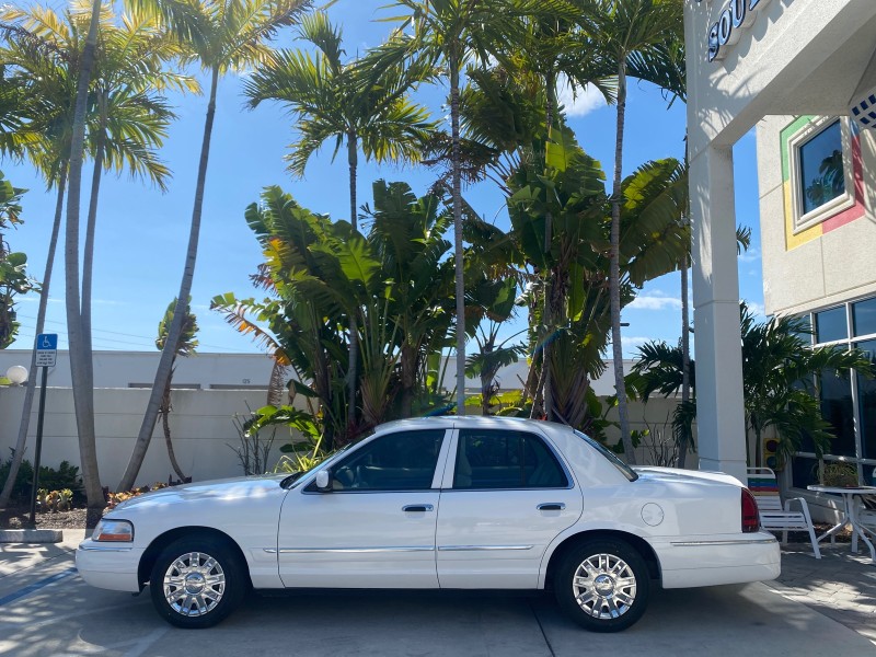 2005 Mercury Grand Marquis GS LOW MILES 49,348 in , 
