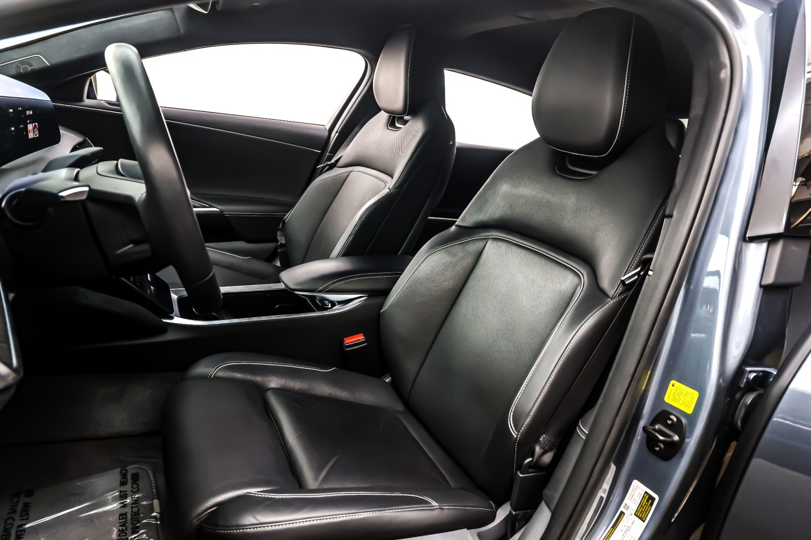 Used 2024 Quantum Grey Metallic Lucid Touring AWD image 17