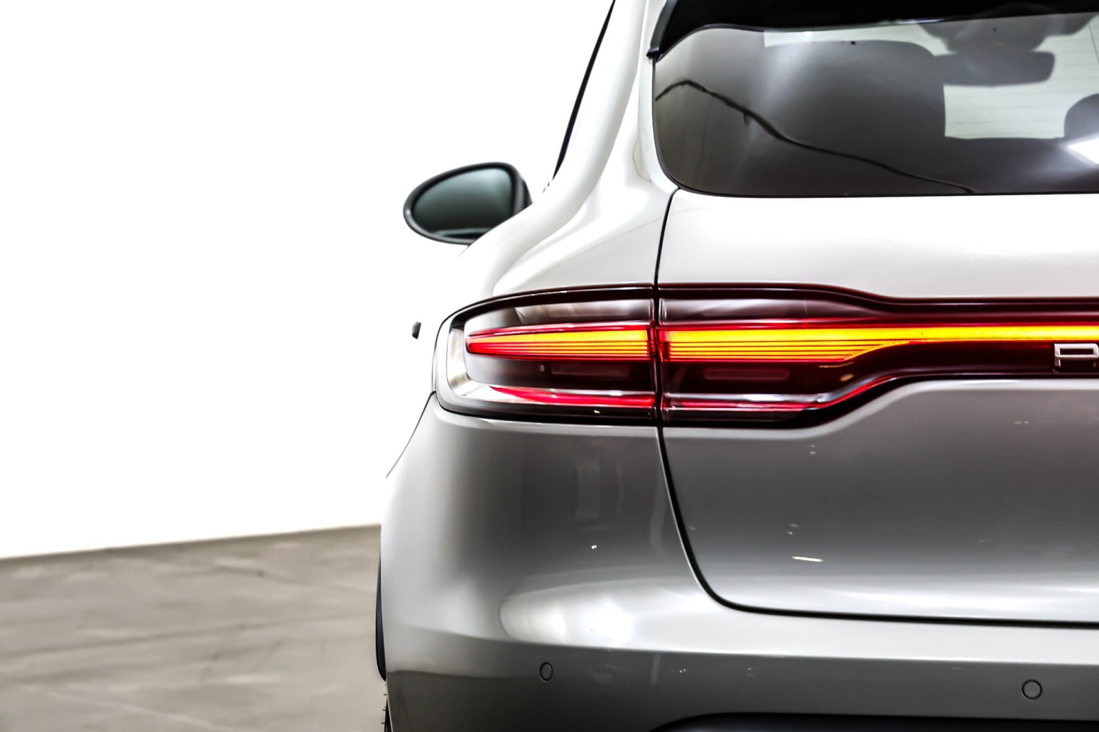 Used 2024 Chalk Porsche S AWD image 15