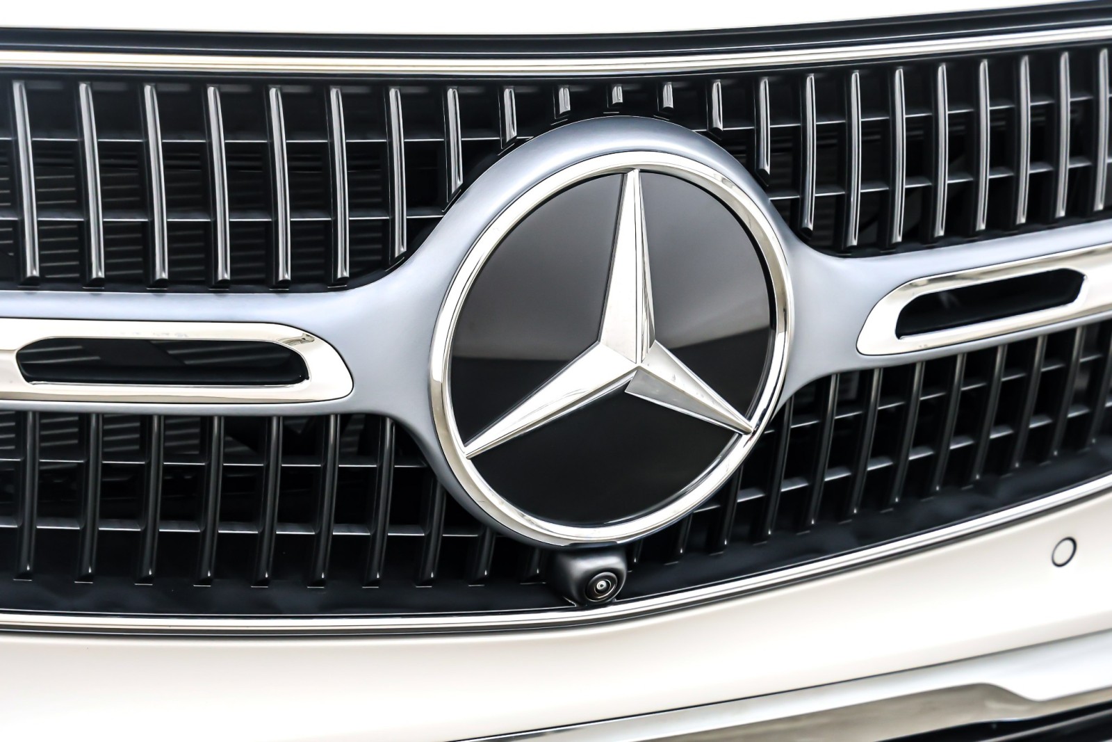 New 2026 Polar White Mercedes-Benz GLC 300 image 13