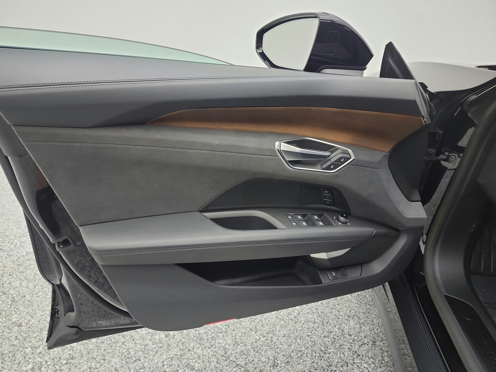 Used 2023 Mythos Black Metallic Audi Premium Plus quattro image 14
