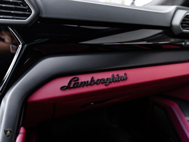 2023 Lamborghini Urus S in , 