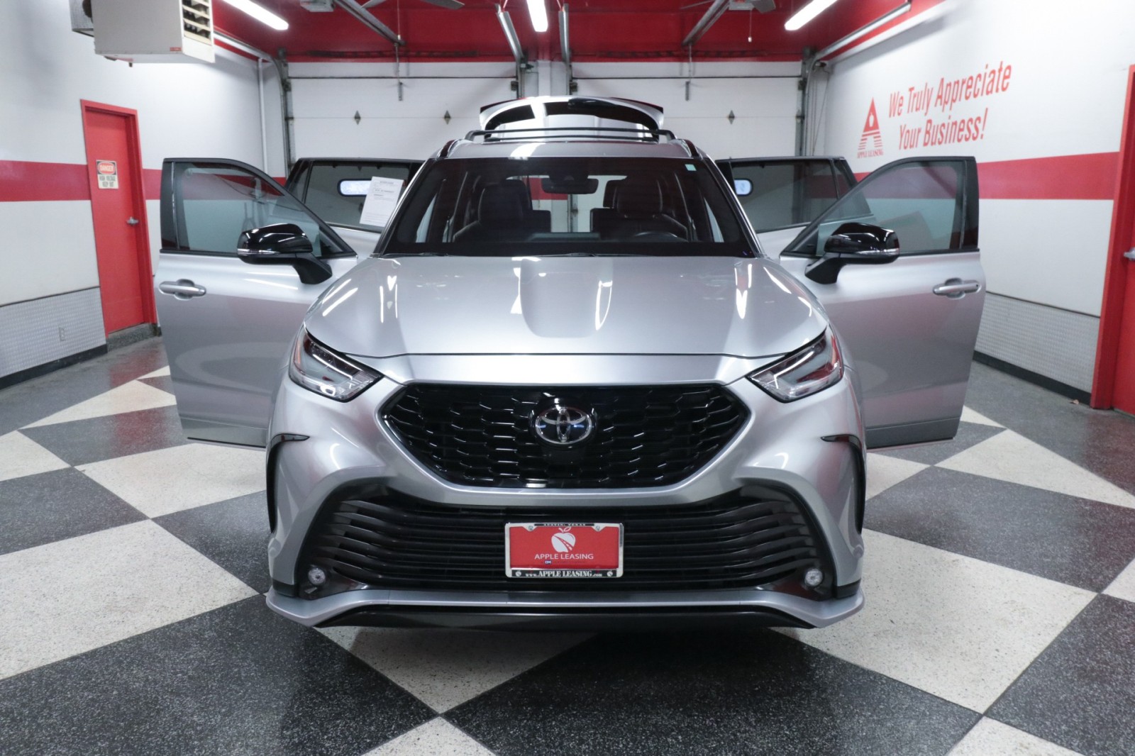 Used Car 2021 Toyota Highlander  Xse For Sale Under $35,000 In Austin, Texas