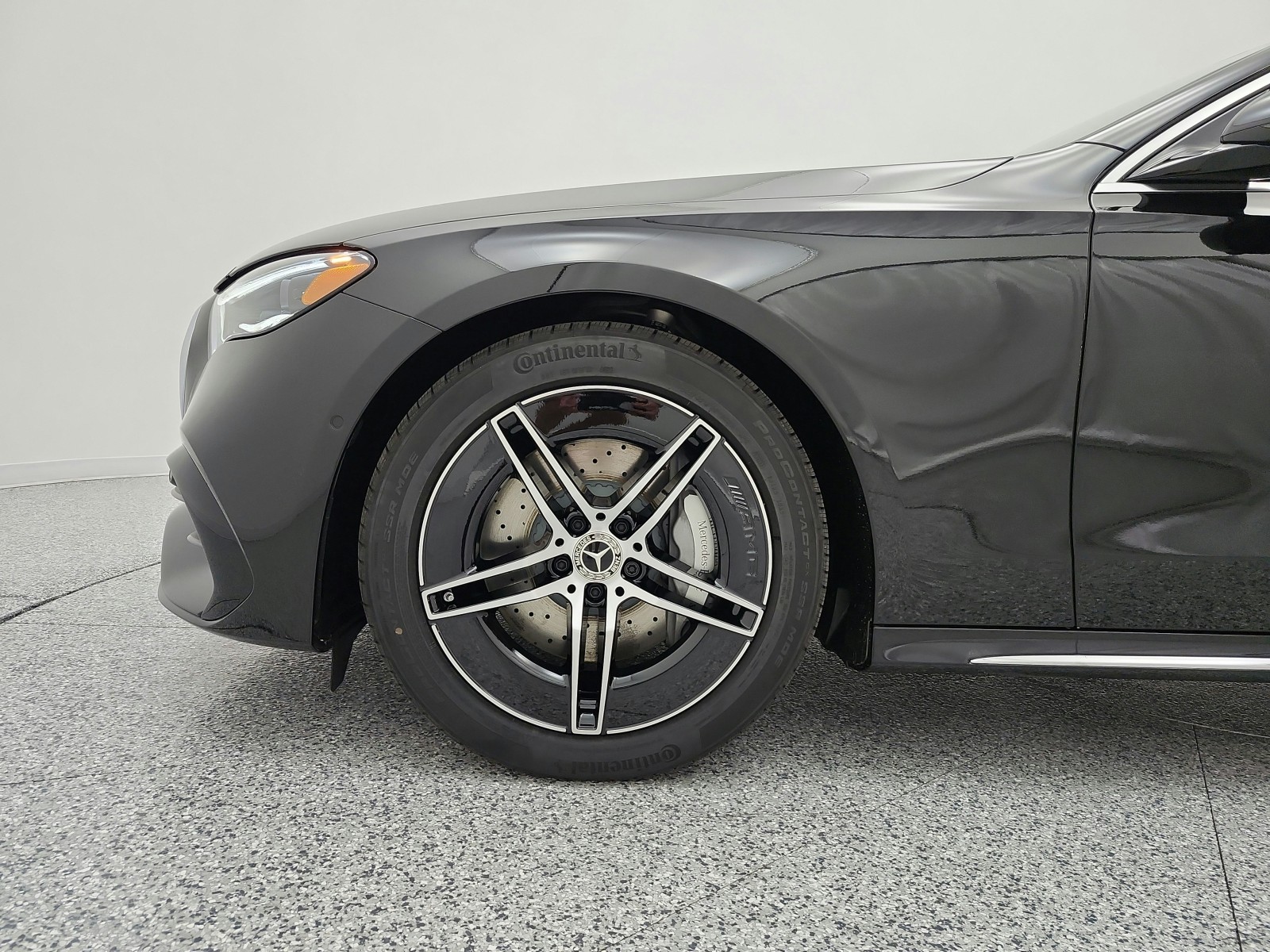 New 2027 Black Mercedes-Benz E 450 4MATIC® Sedan image 13